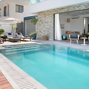 https://chris-le-mare-gold-luxury-villa.protaras-cy-hotels.com